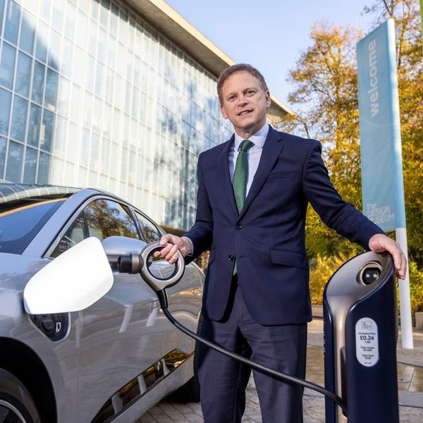 New UK government sponsored charge point design revealed by Transport Minister Grant Shapps